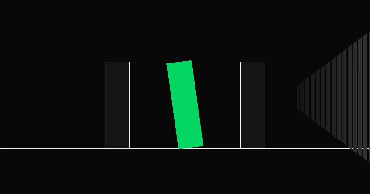 Trois dominoes alignés sur un sol sombre, le domino central incliné et baigné de vert acide, métaphore de l'acte d'arbitrage stratégique au comex.