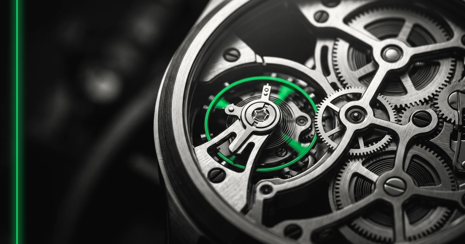 Gros plan sur le mouvement d'une montre mécanique, engrenages et balancier en pleine oscillation.